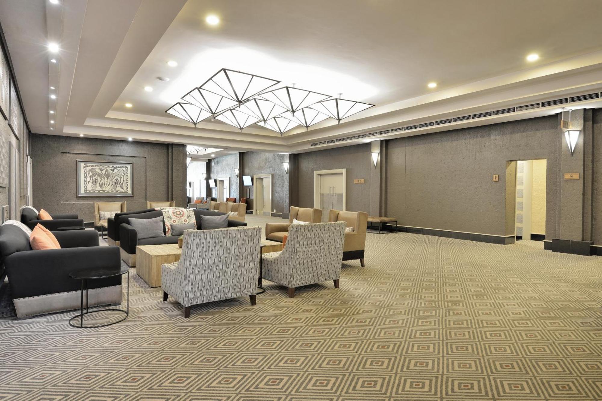 Windhoek Country Club Resort Exterior foto