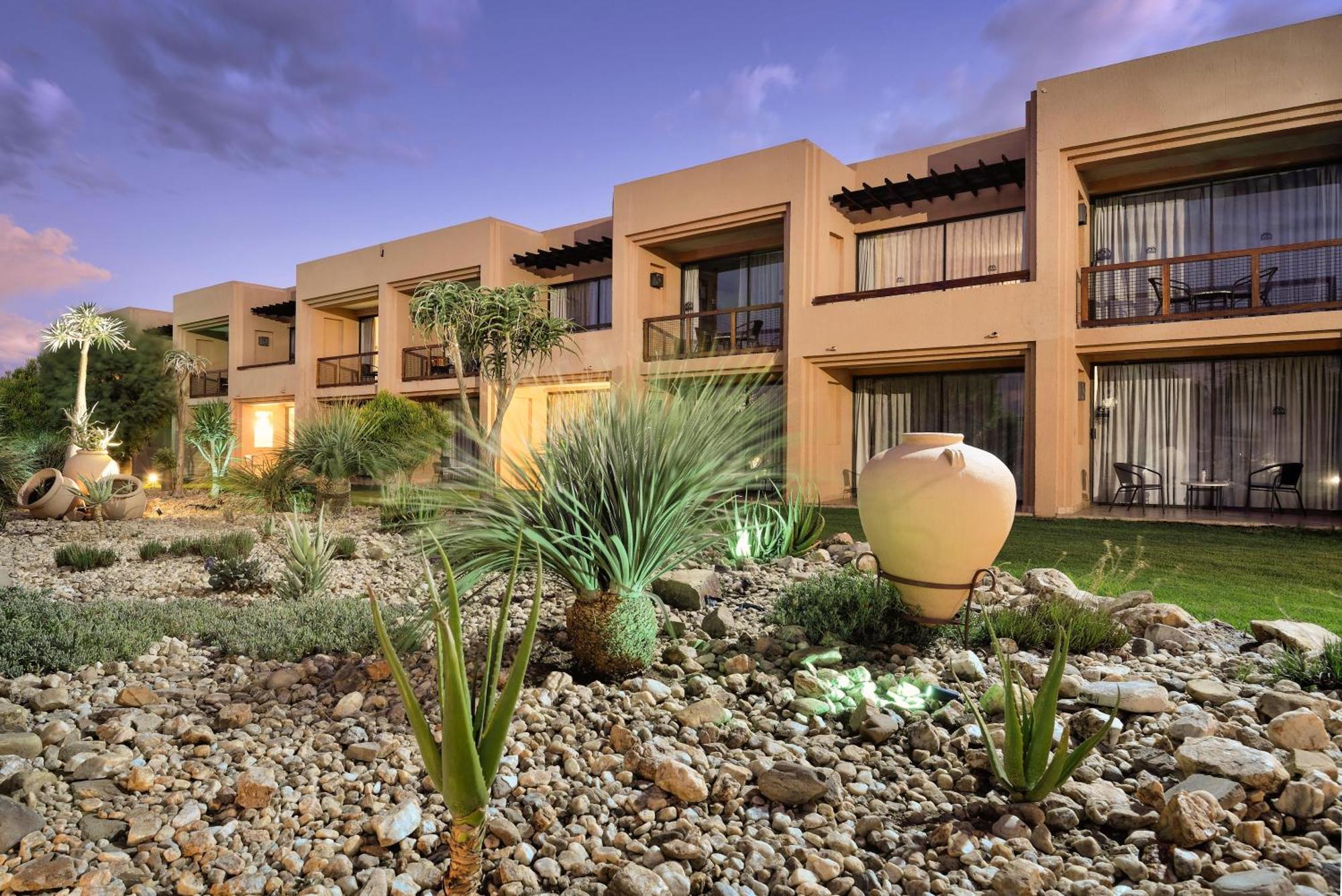 Windhoek Country Club Resort Exterior foto